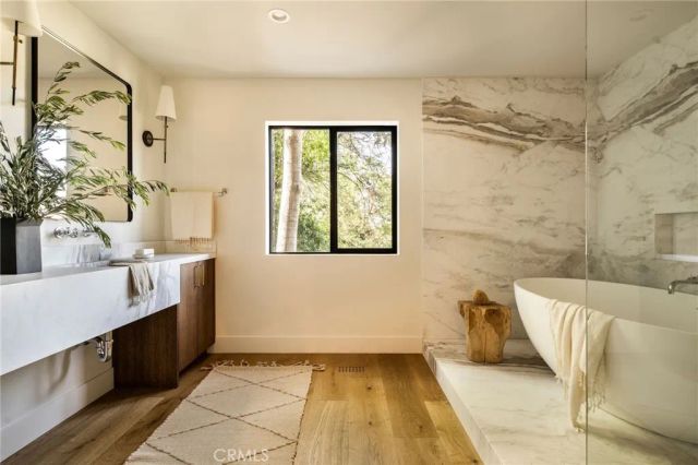 3250 Coldwater Canyon, Studio City, CA 91604