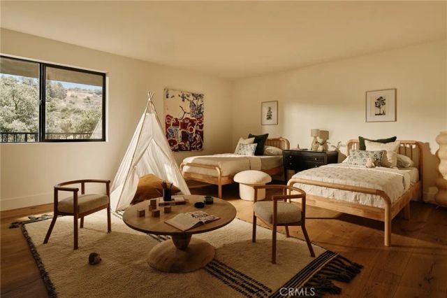 3250 Coldwater Canyon, Studio City, CA 91604