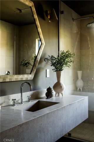 3250 Coldwater Canyon, Studio City, CA 91604