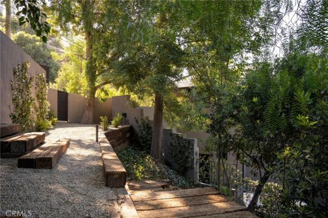 3250 Coldwater Canyon, Studio City, CA 91604