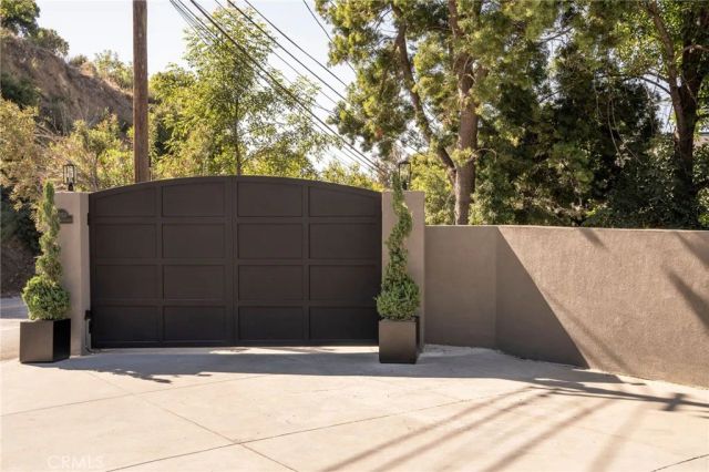 3250 Coldwater Canyon, Studio City, CA 91604