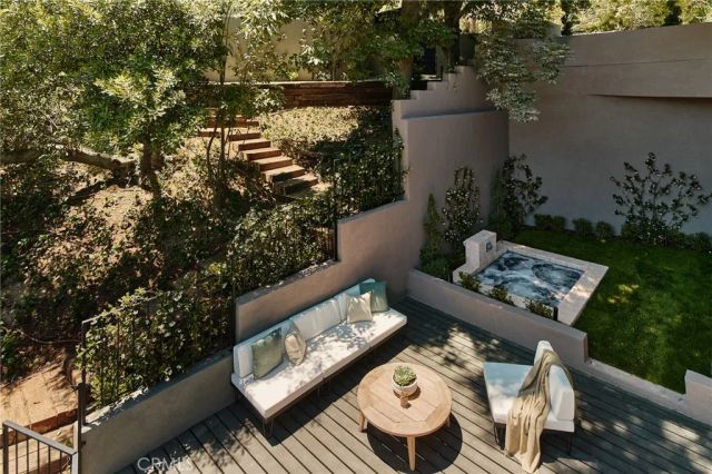 3250 Coldwater Canyon, Studio City, CA 91604