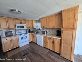 14237 Sandhurst Street, Brooksville, FL 34613