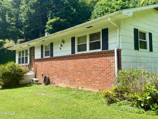 176 Piney Grove Road, Hampton, TN 37658