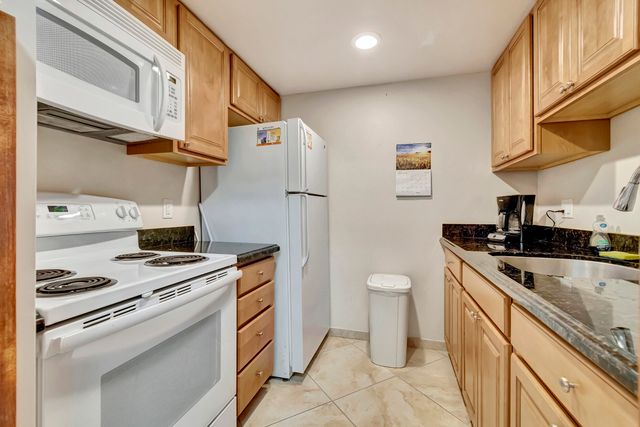 100 Paradise Harbour Boulevard 506, North Palm Beach, FL 33408