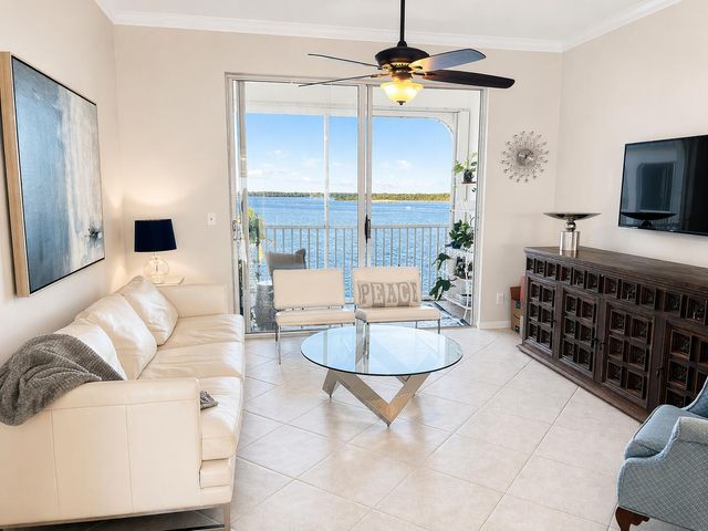 100 Paradise Harbour Boulevard 506, North Palm Beach, FL 33408