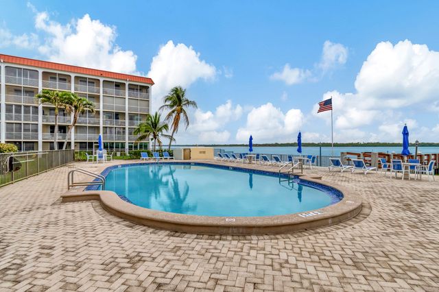 100 Paradise Harbour Boulevard 506, North Palm Beach, FL 33408
