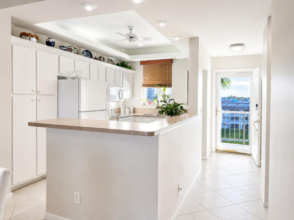 100 Paradise Harbour Boulevard 506, North Palm Beach, FL 33408