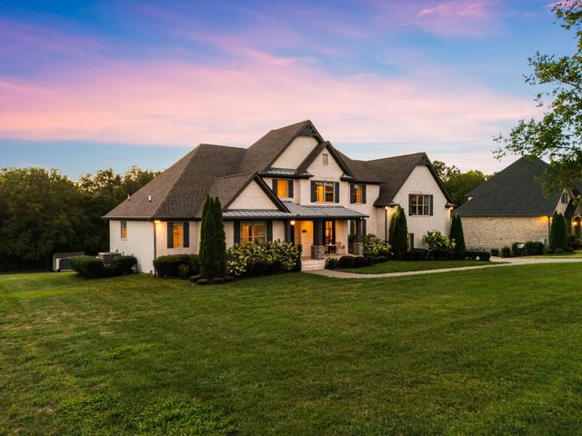 868 Douglas Bend Rd, Gallatin, TN 37066