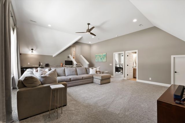 868 Douglas Bend Rd, Gallatin, TN 37066