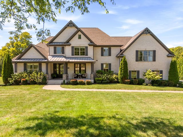 868 Douglas Bend Rd, Gallatin, TN 37066