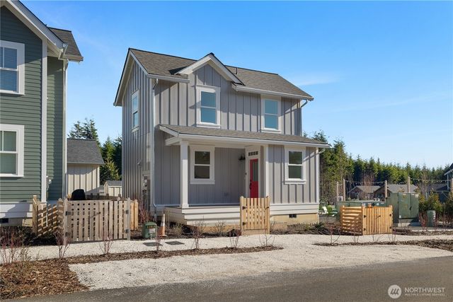 4 Springboard Street, Pacific Beach, WA 98571