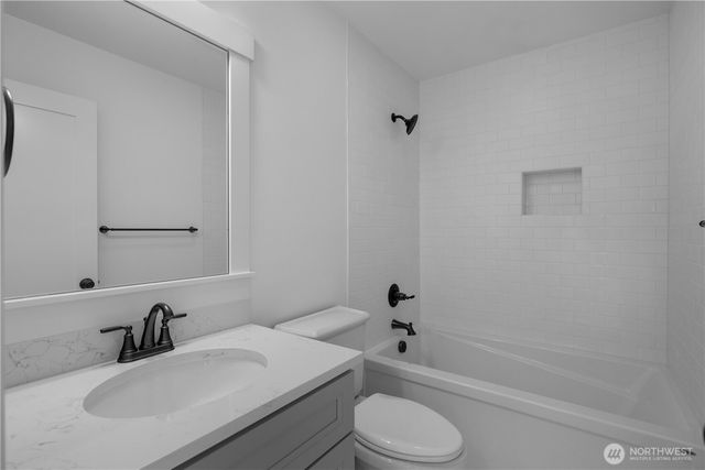 4 Springboard Street, Pacific Beach, WA 98571