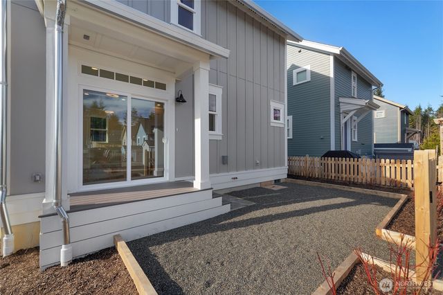 4 Springboard Street, Pacific Beach, WA 98571