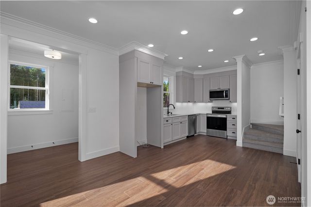 4 Springboard Street, Pacific Beach, WA 98571