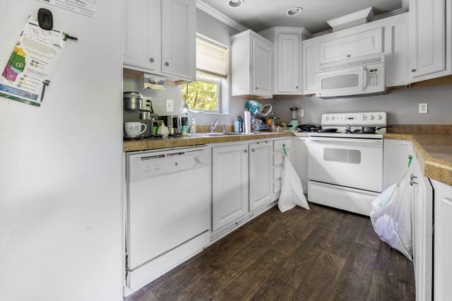 120 Huling Drive, Azle, TX 76020