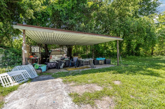 120 Huling Drive, Azle, TX 76020
