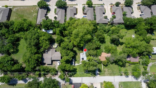 120 Huling Drive, Azle, TX 76020