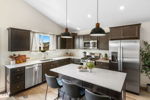 707 Spaniel Lane, Belgrade, MT 59714