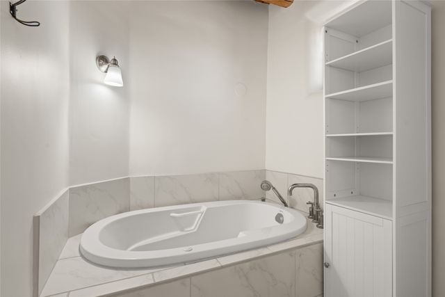 2347 Botulph Road, Santa Fe, NM 87505
