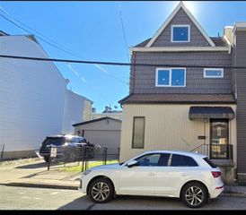 4560 Friendship Ave, Bloomfield, PA 15224