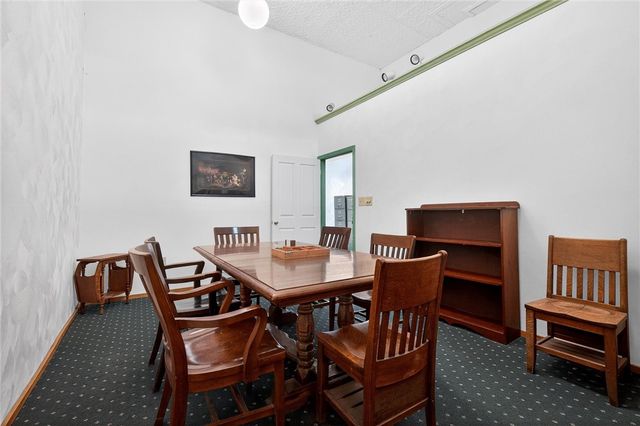 210 E 5th Ave, Tarentum, PA 15084