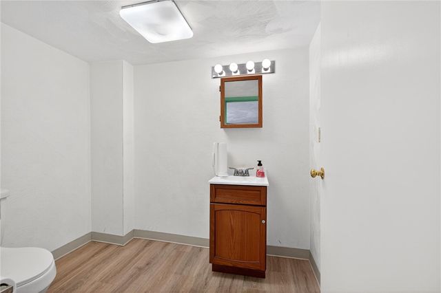 210 E 5th Ave, Tarentum, PA 15084