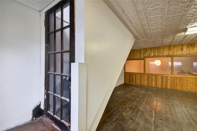 210 E 5th Ave, Tarentum, PA 15084