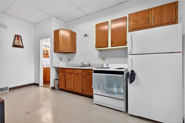 210 E 5th Ave, Tarentum, PA 15084