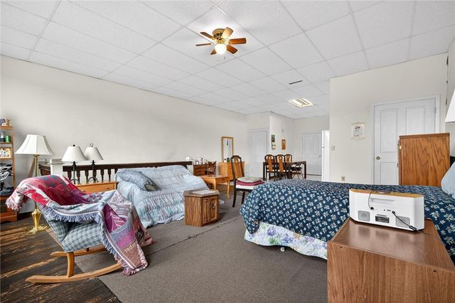 210 E 5th Ave, Tarentum, PA 15084