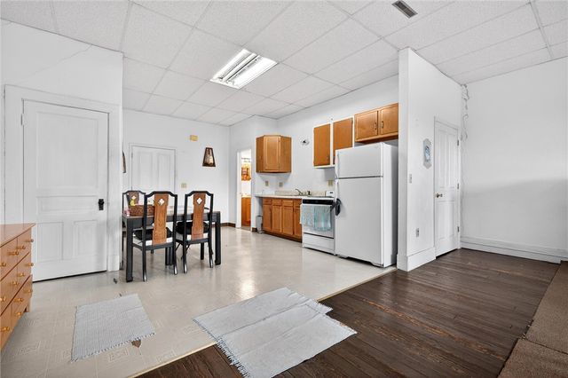 210 E 5th Ave, Tarentum, PA 15084
