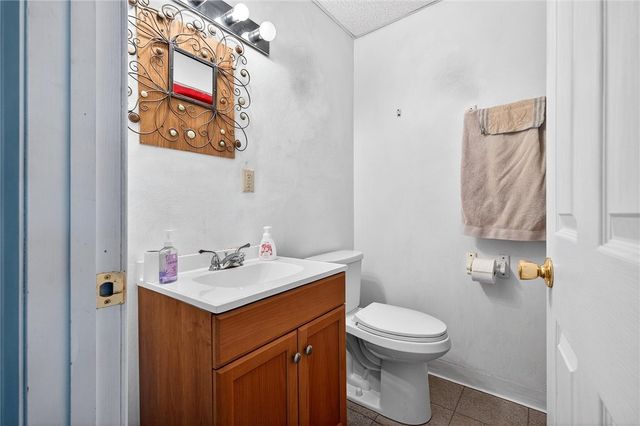 210 E 5th Ave, Tarentum, PA 15084