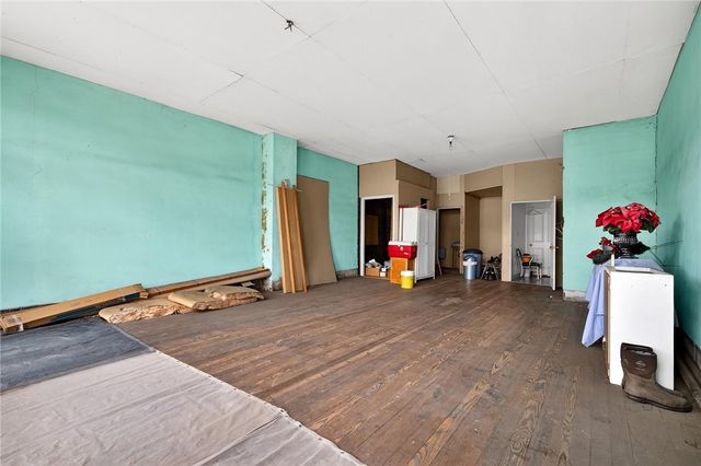 210 E 5th Ave, Tarentum, PA 15084
