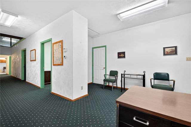 210 E 5th Ave, Tarentum, PA 15084