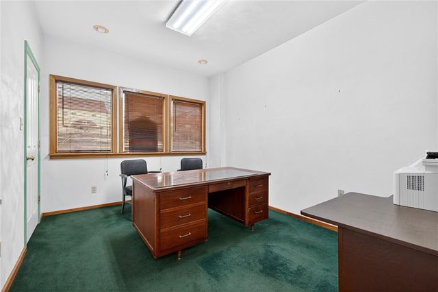 210 E 5th Ave, Tarentum, PA 15084