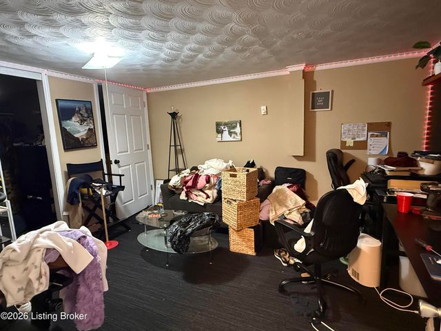 277 Pinewood Dr, Radcliff, KY 40160