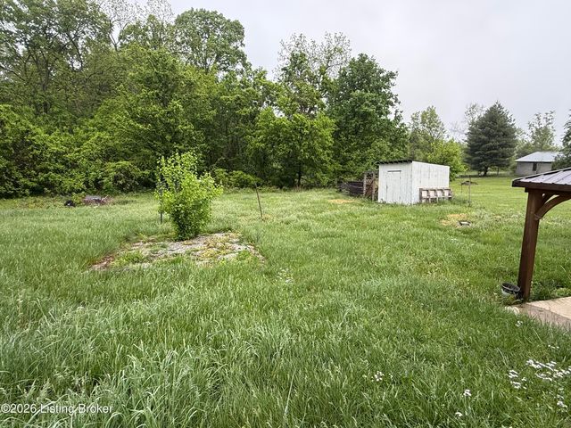 277 Pinewood Dr, Radcliff, KY 40160