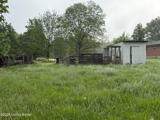 277 Pinewood Dr, Radcliff, KY 40160