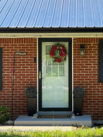 277 Pinewood Dr, Radcliff, KY 40160