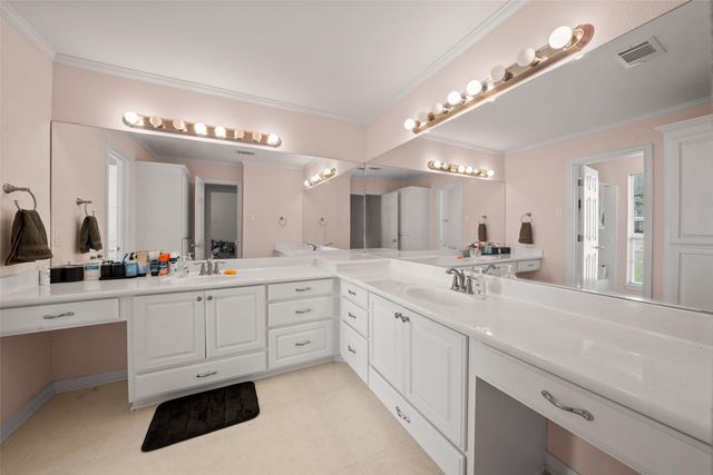 612 Saratoga Drive, Robinson, TX 76706