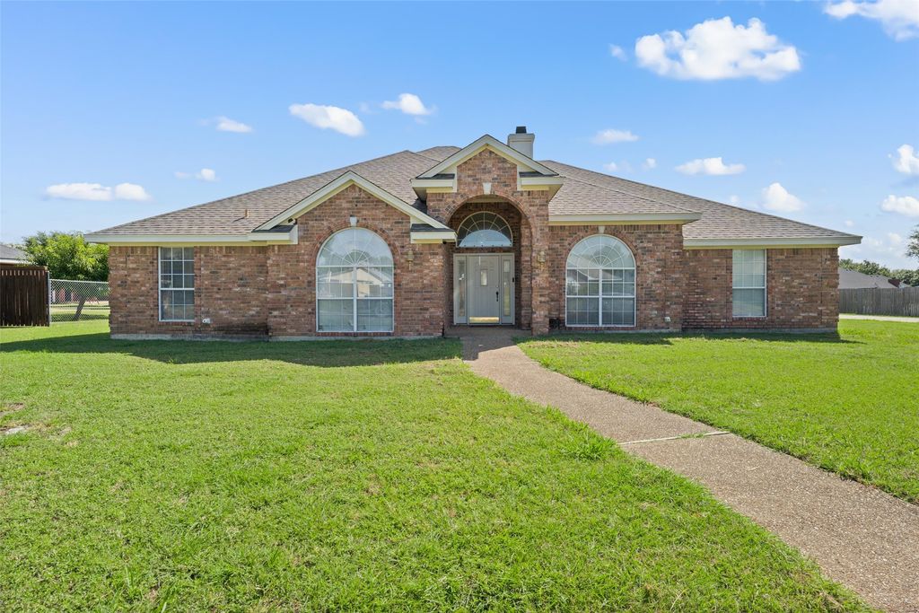 612 Saratoga Drive, Robinson, TX 76706