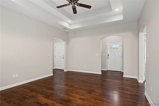 16347 Creek, Moundville, AL 35474