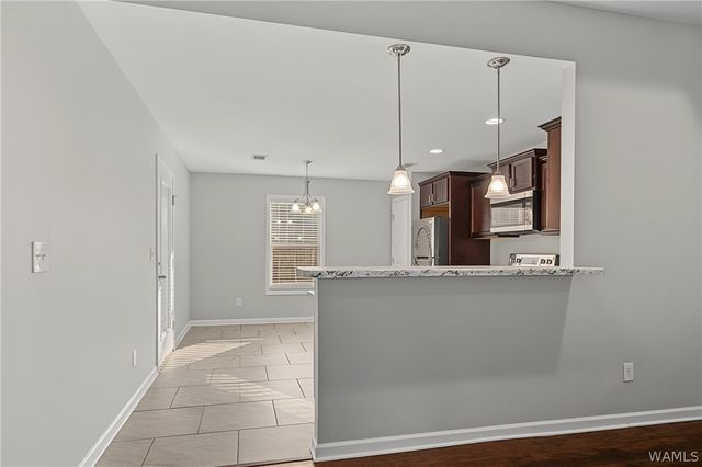16347 Creek, Moundville, AL 35474