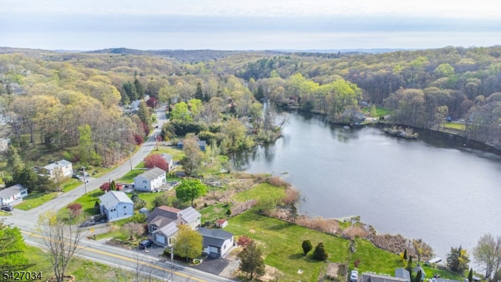 502 Otterhole Rd, West Milford Twp., NJ 07480 — exterior