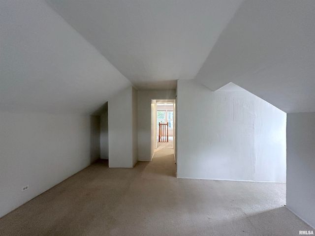 604 W WALNUT Street, Carbondale, IL 62901