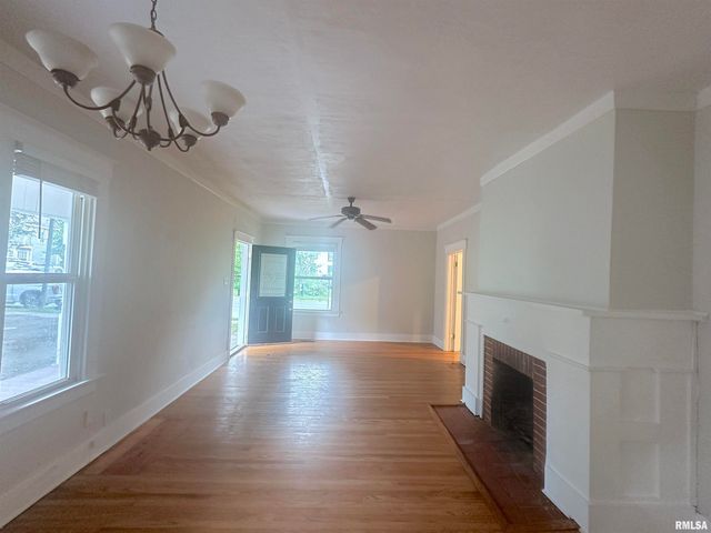 604 W WALNUT Street, Carbondale, IL 62901