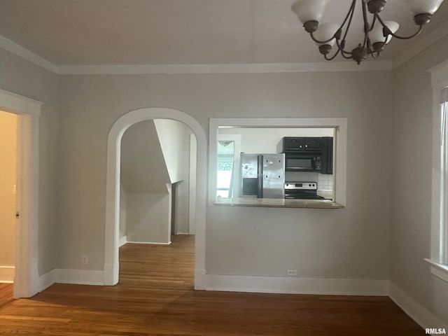 604 W WALNUT Street, Carbondale, IL 62901