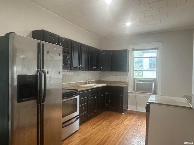 604 W WALNUT Street, Carbondale, IL 62901