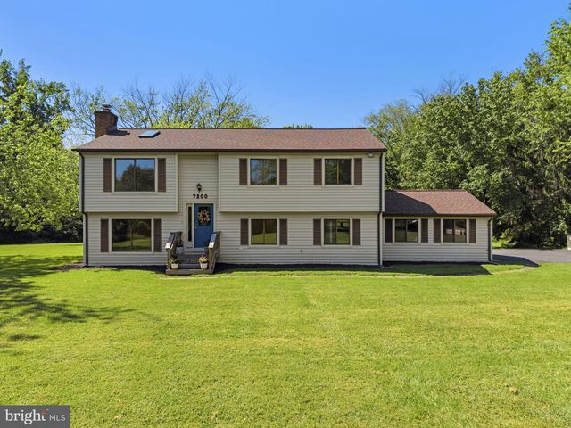 7200 N STARCREST DR, Warrenton, VA 20187
