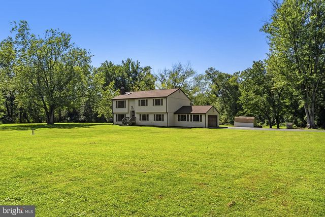 7200 N STARCREST DR, Warrenton, VA 20187